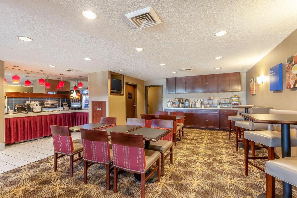Comfort Inn - Hall of Fame - Housity