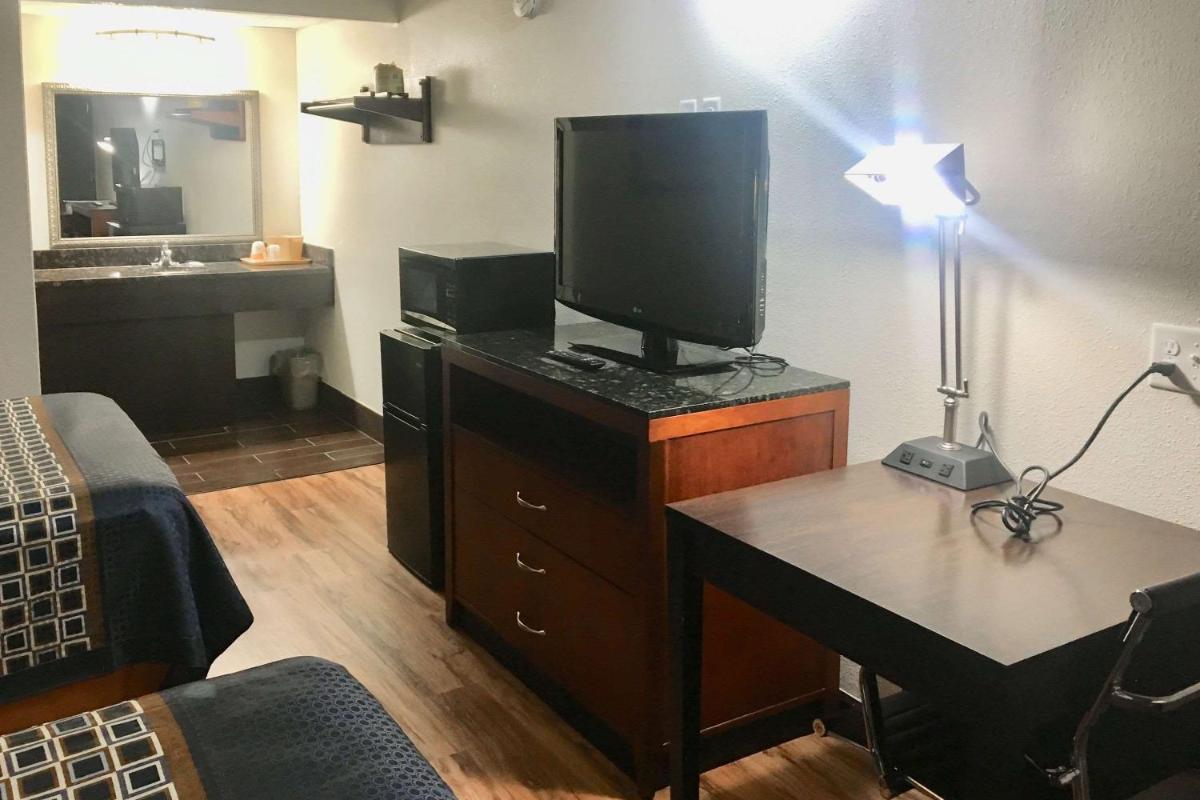Rodeway Inn - Housity