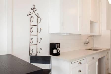 The Riviera - Housity