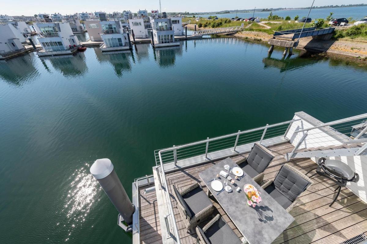 Schwimmendes Haus Ankerlicht - Housity