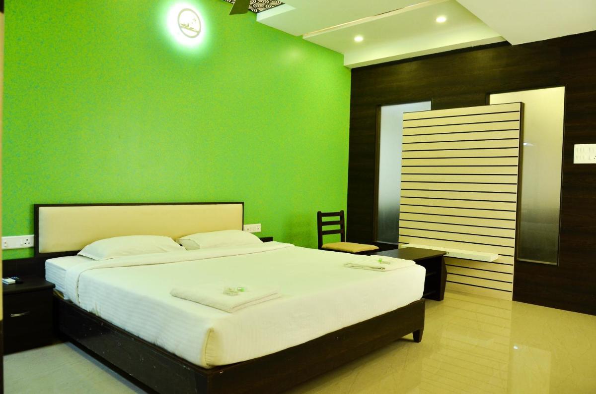 Hotel Ambai Grand - Housity