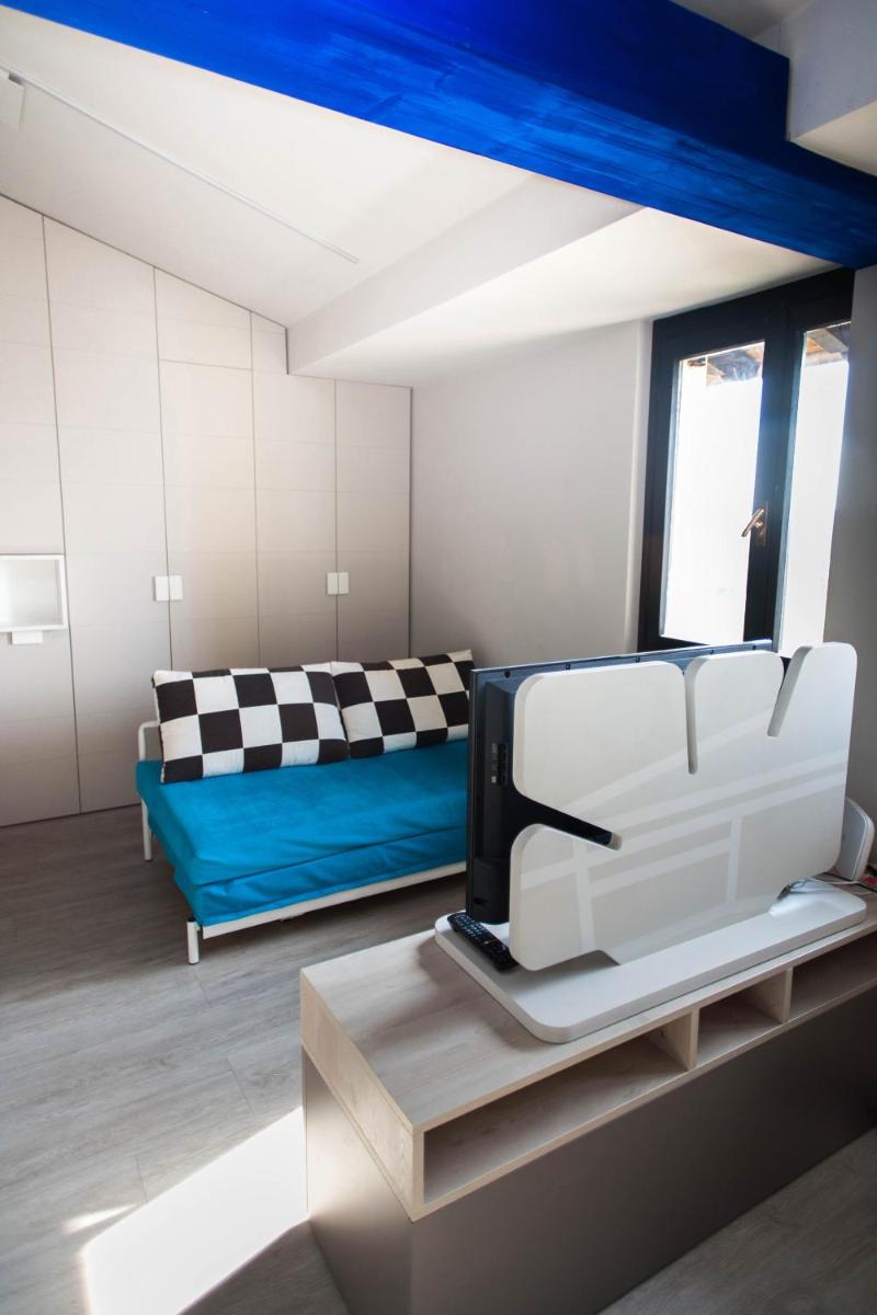 Debbie's House - Housity