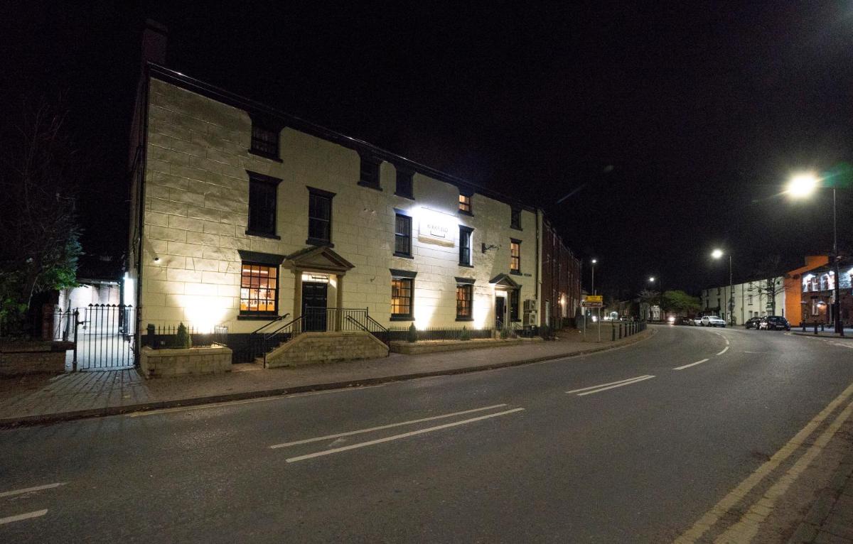 The Kirkfield Hotel - Housity