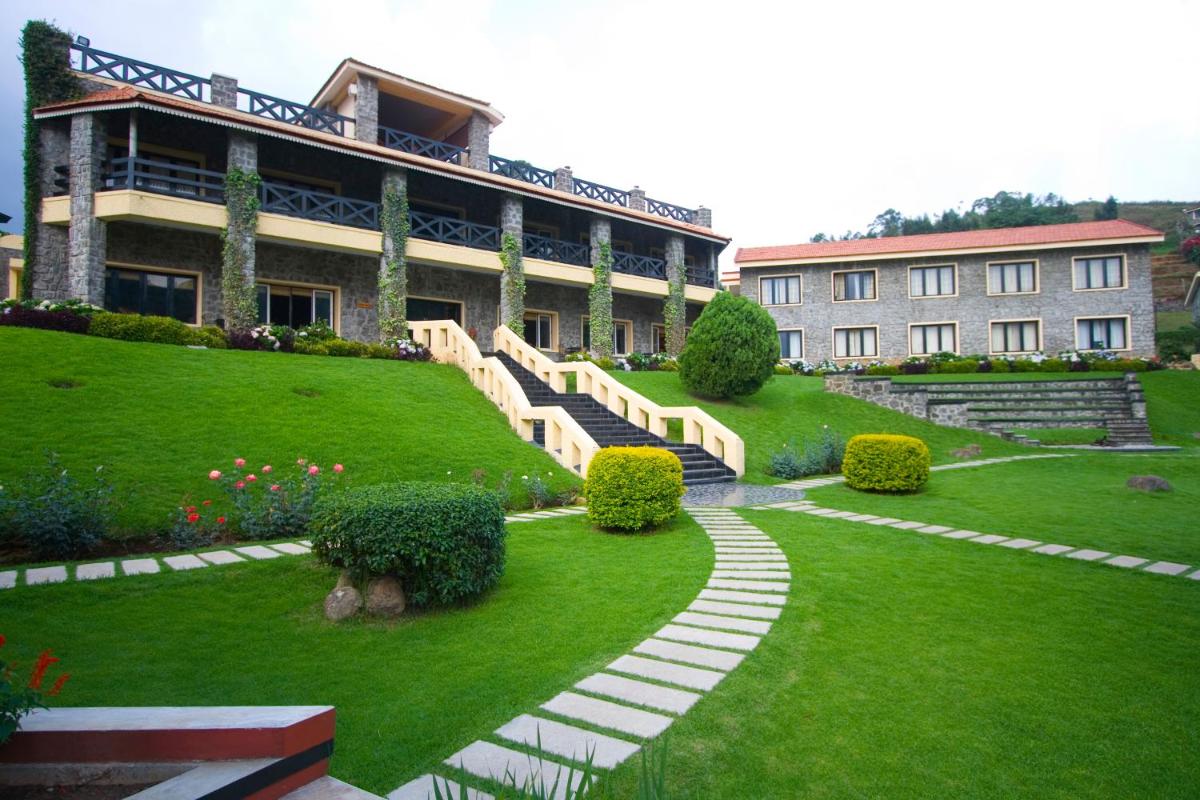 Green Pastures - A Hill Country Resort - Housity