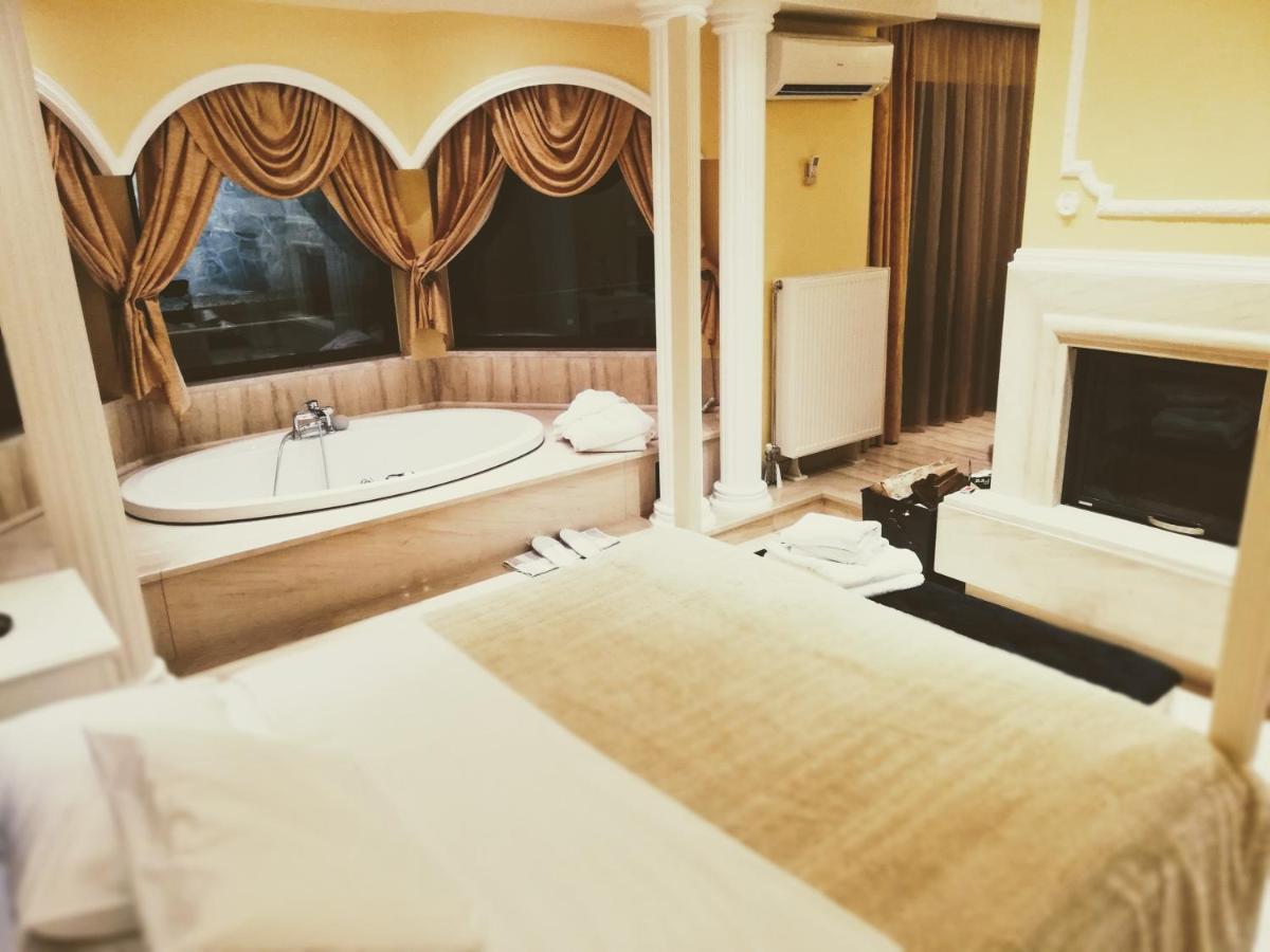 Nymfes Hotel - Housity