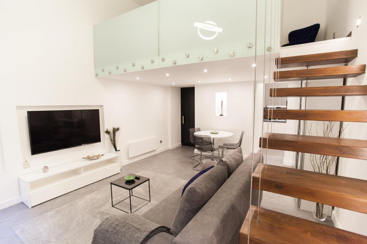 Stylish Loft with Finnish SAUNA - Housity