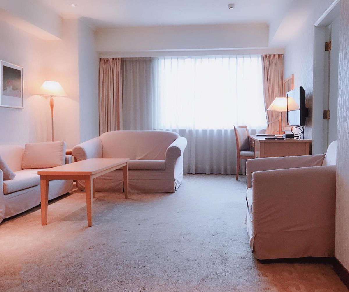 The Koos Hotel - Housity