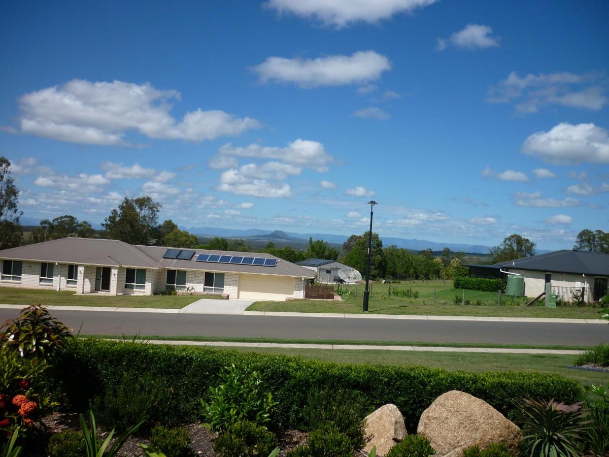 Willowbank Drive Bed & Breakfast - Housity