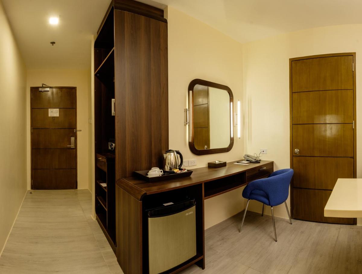 One Central Hotel & Suites - Housity