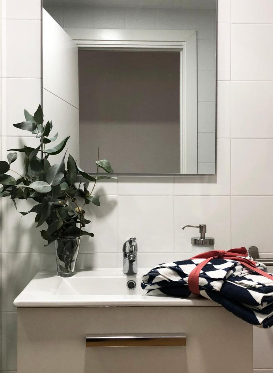 New Stunning Seaview Apartment with lovely balcony - Housity