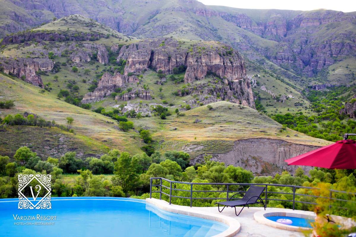 Vardzia Resort - Housity