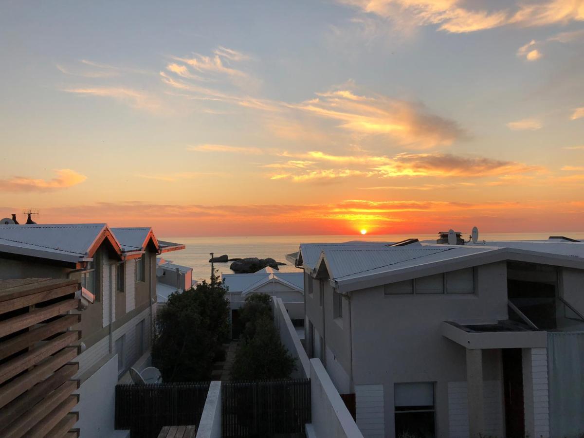Bakoven Beach House - 4 bed, 3 bath - Housity