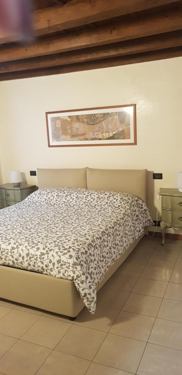 Elly's House - Housity