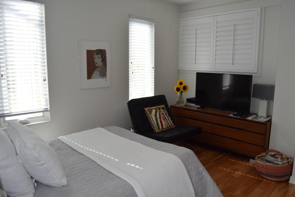 Rathtrevor Beach B&B - Housity