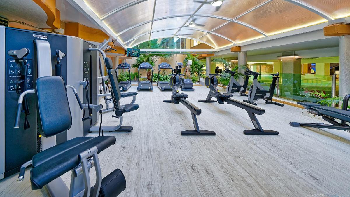 Gimnasio o instalaciones de fitness de Bull Dorado Beach & SPA