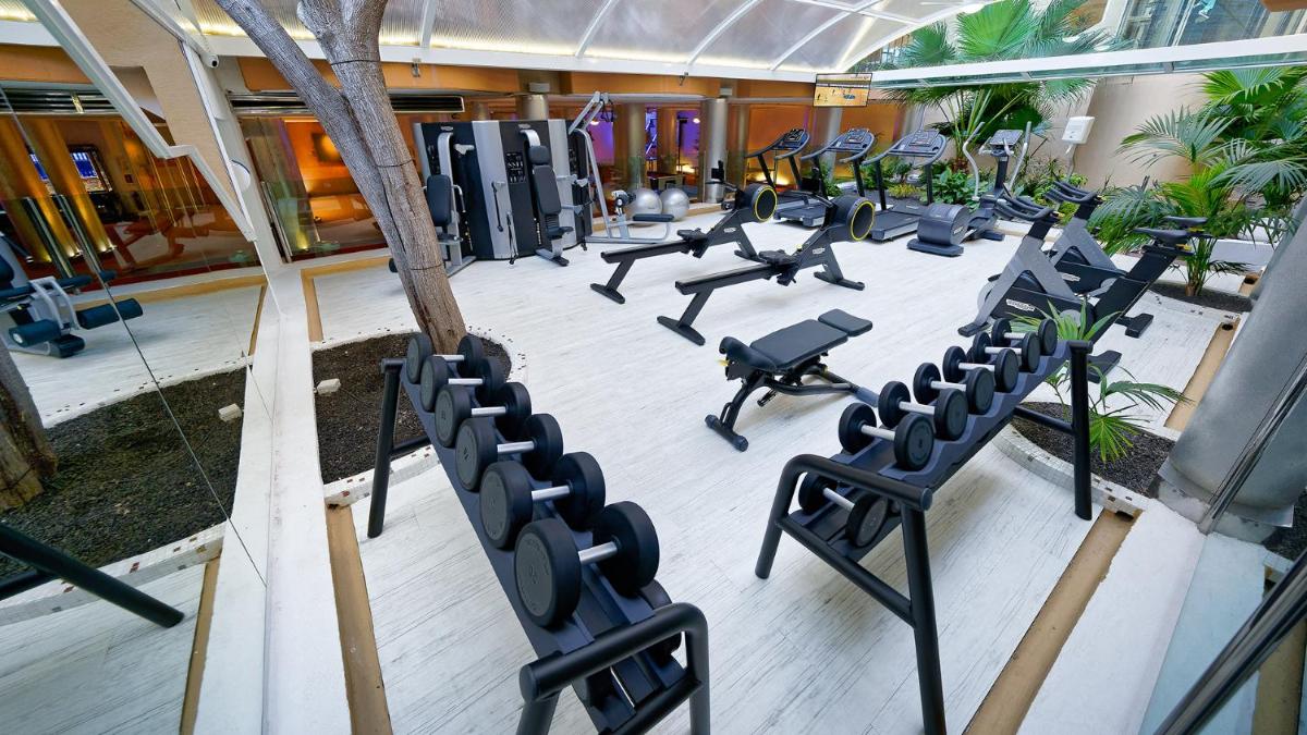 Gimnasio o instalaciones de fitness de Bull Dorado Beach & SPA