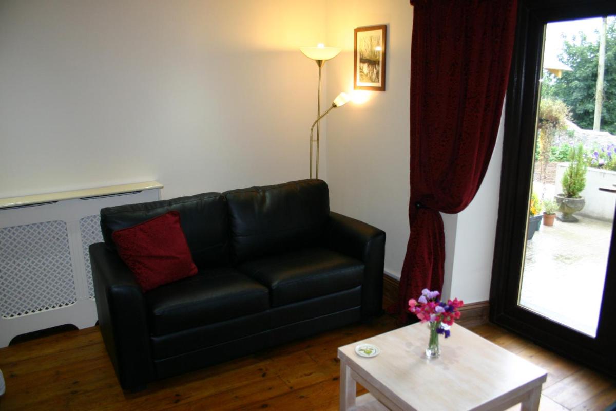Cadleigh Manor - Housity