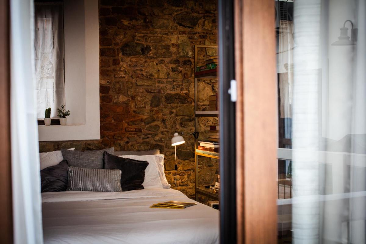 Small loft at Casa Neuman, Casco Antiguo - Hizvo
