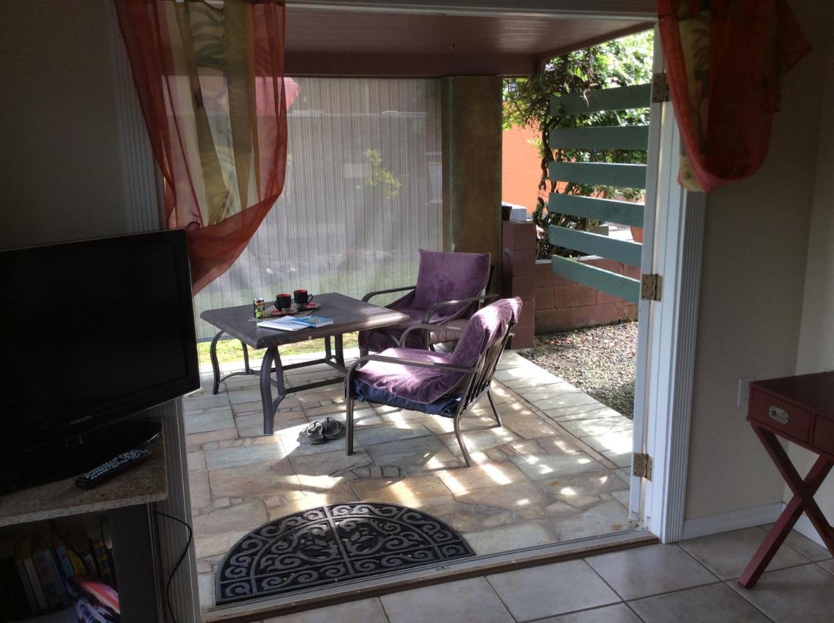 Mediteranean style Ohana Rental / Garden Bungalow in Pahoa - Housity