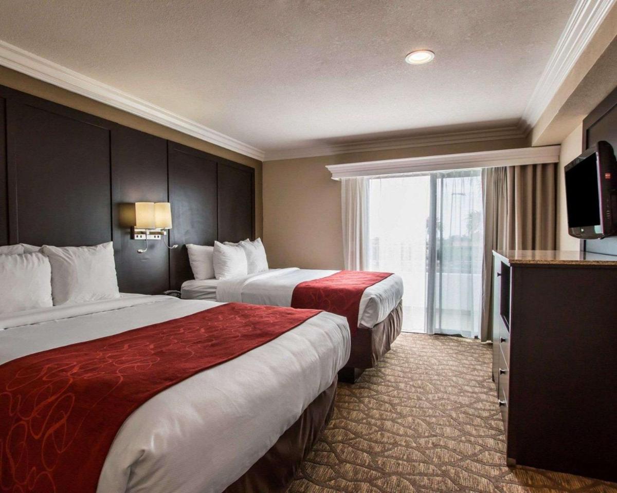 Comfort Suites San Clemente Beach - Housity