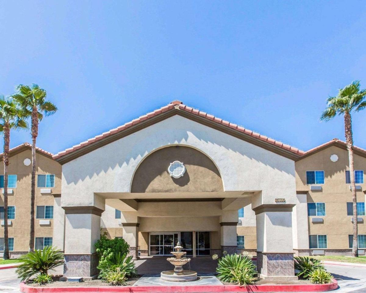 Comfort Suites Bakersfield - Housity