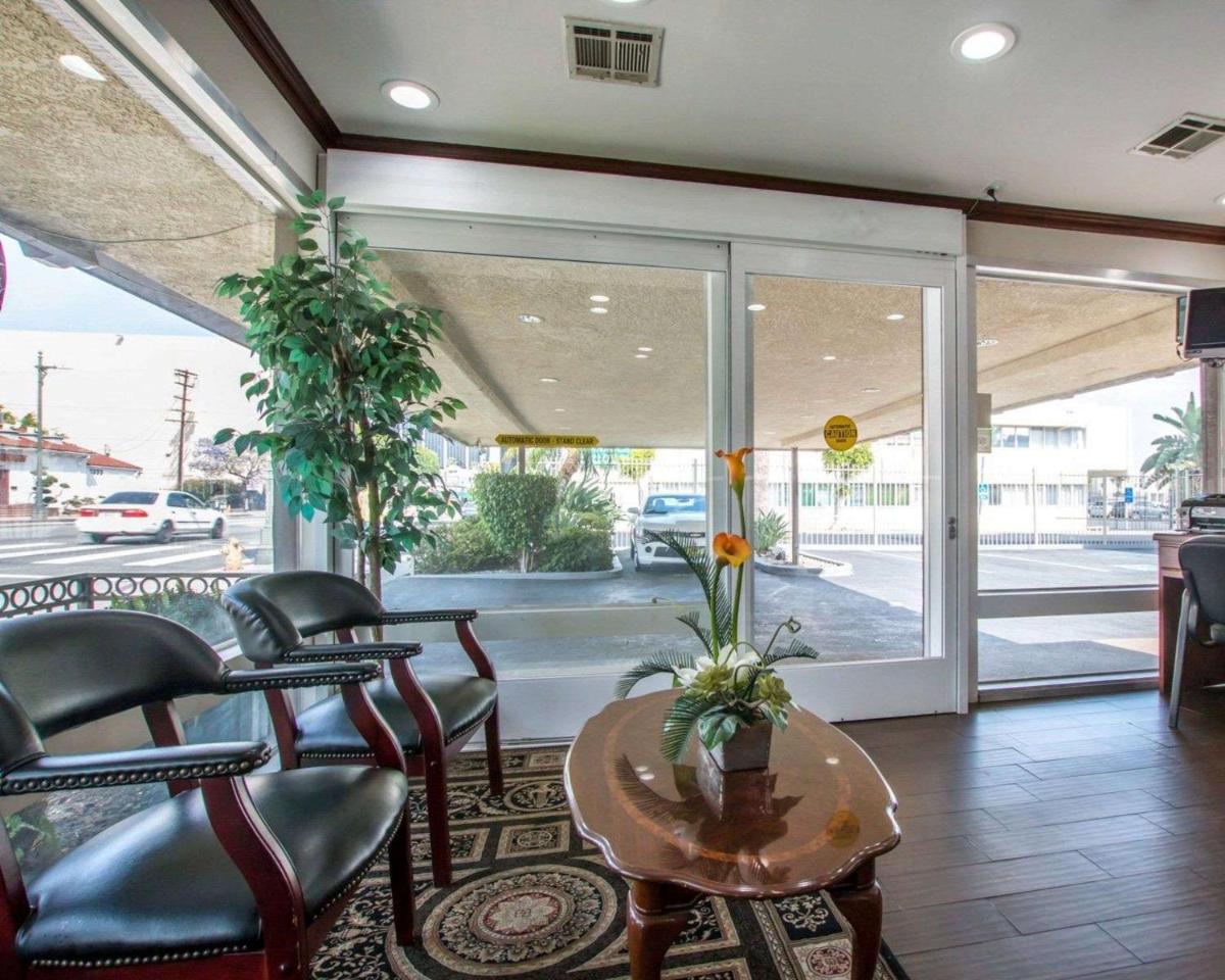 Rodeway Inn Convention Center - Housity