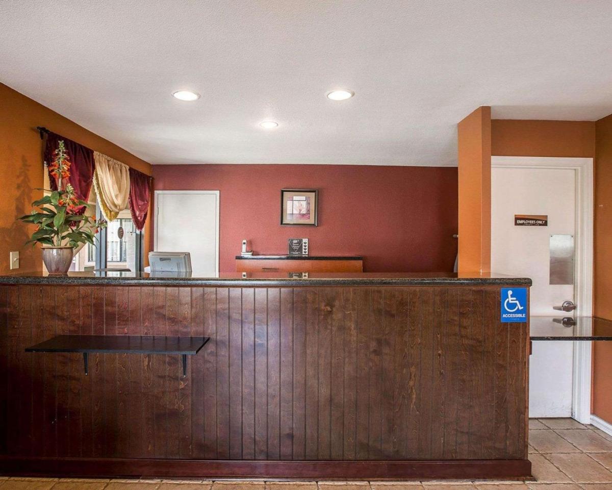 Rodeway Inn Santee San Diego East - Housity