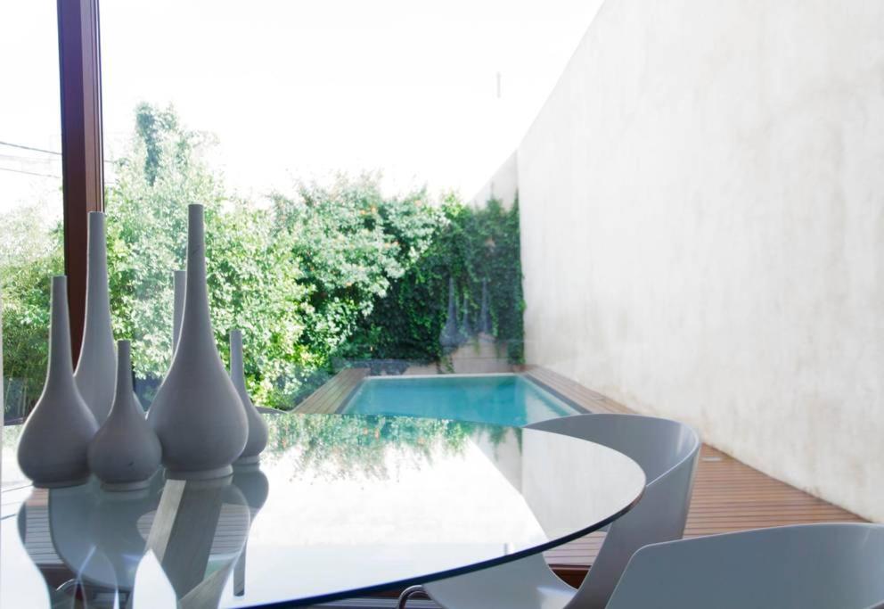 Amplia casa con piscina cerca playa - Housity