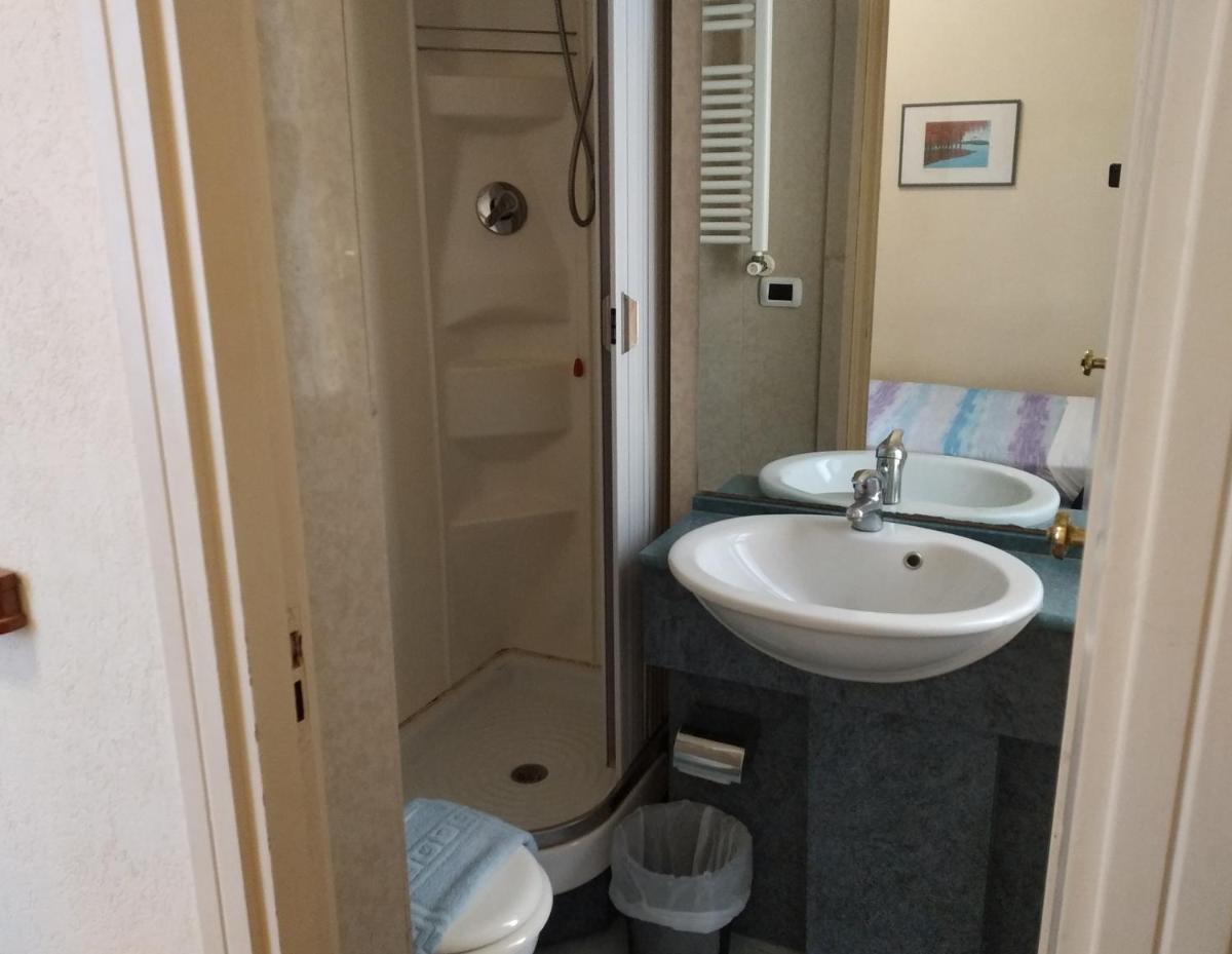 Hotel Lucciola - Housity