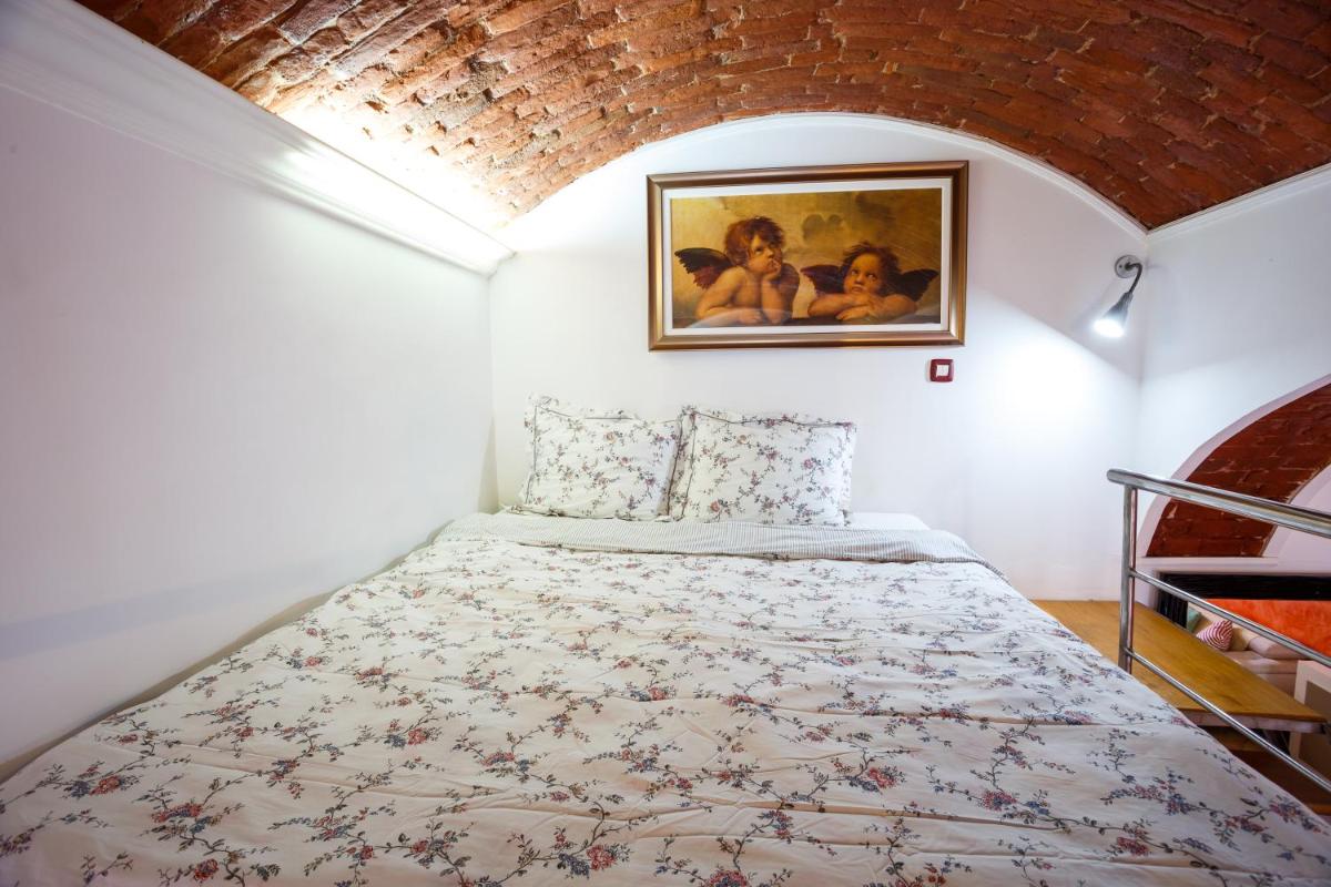 OLD SQUARE APARTMENTS 3 - Housity