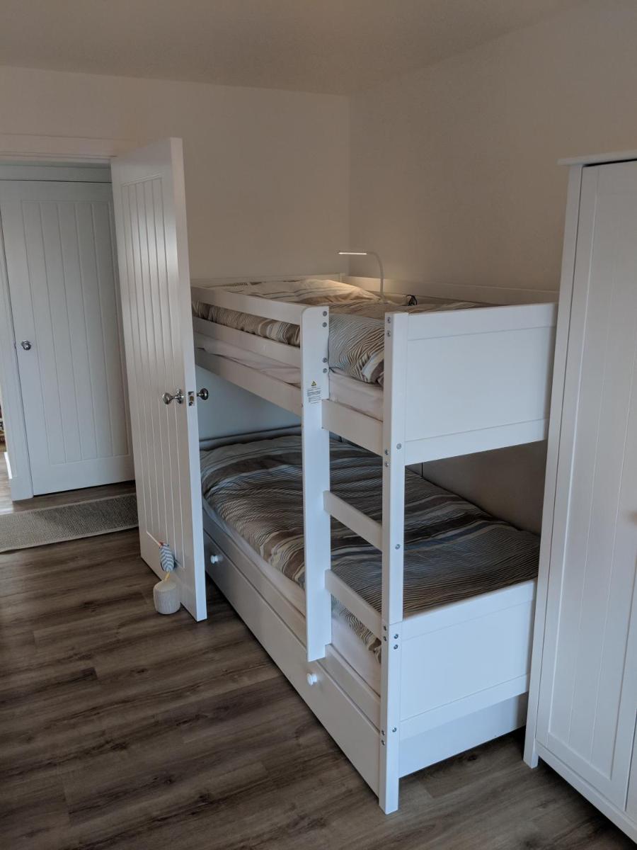 23 Seagate Court - Housity