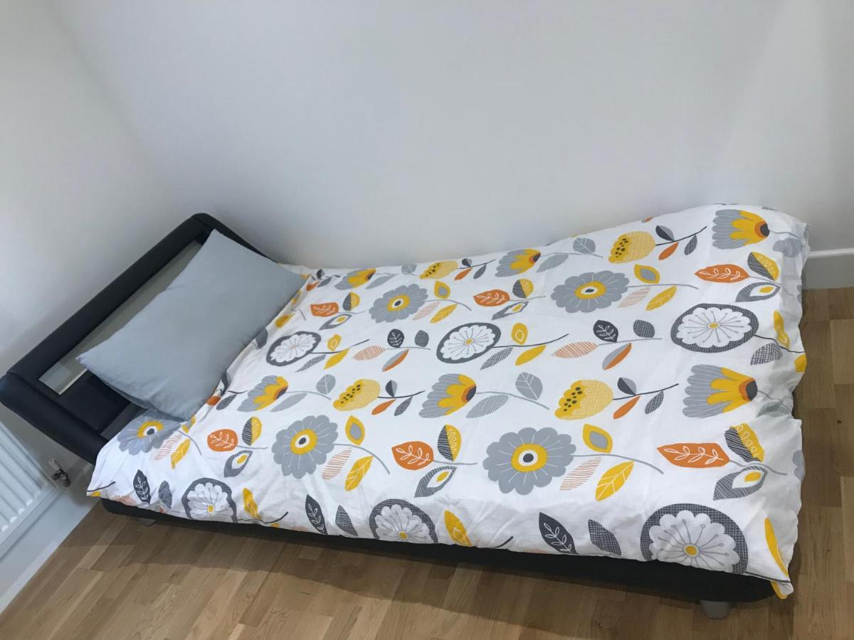 easyStay Slough Central Free Parking - Housity