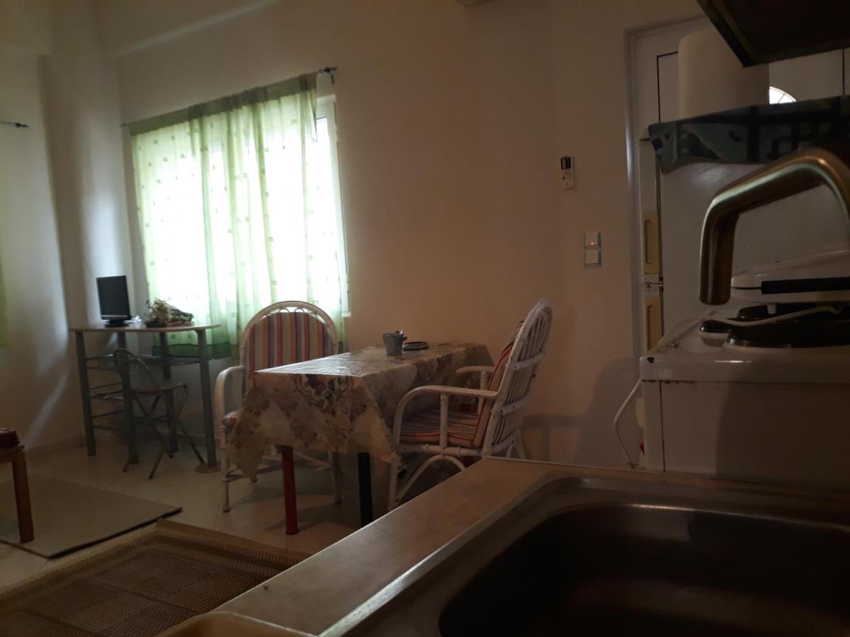 Cozy apartment in the center of Aighion Achaia - ground floor - ισόγειο στουντιο - Housity