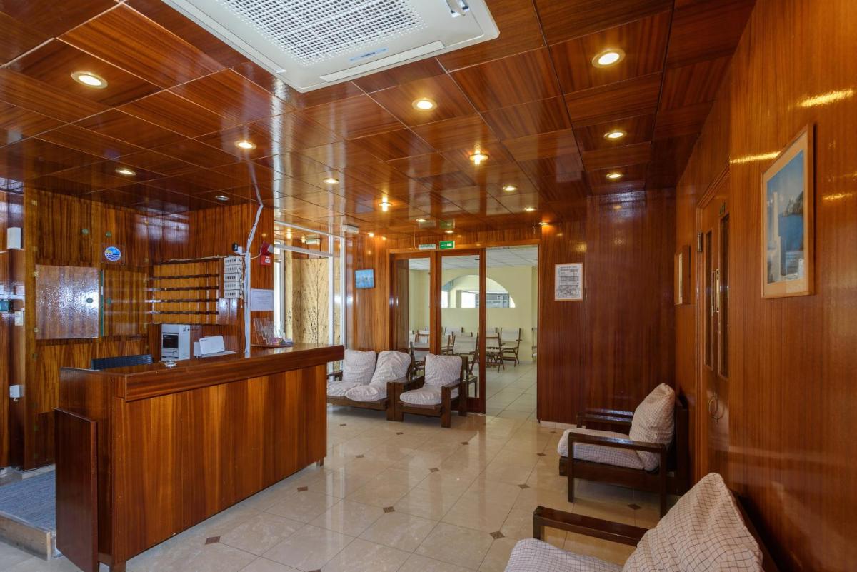 Hotel Plaza - Housity