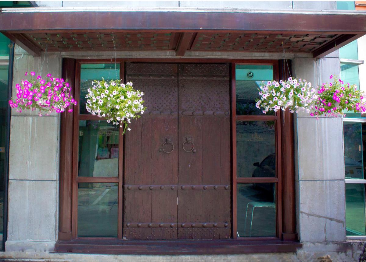 Bansabai Sabaidee Service Apartment - Housity