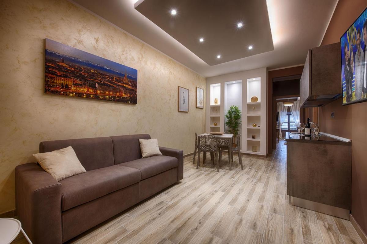 Suitetrails - TORINO VACANCY 3 - Elegant & Romantic house with a view of Piazza Vittorio/Gran Madre