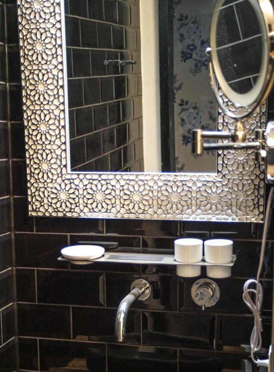 Ein Badezimmer in der Unterkunft Design Hotel ALPENLIEBE - - - - Boutique-Flair - - - -