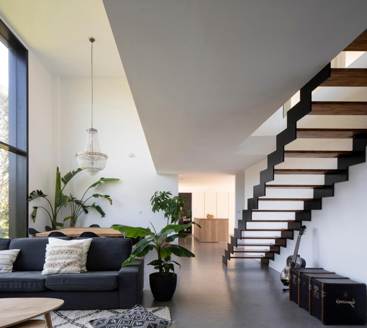 Casa moderna con piscina y vistas al bosque. - Housity