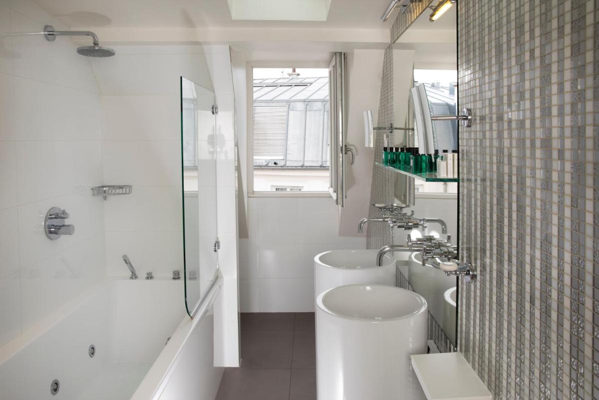 Salle de bains dans l'établissement Hôtel R de Paris - Boutique Hotel