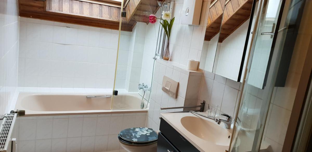 Suitetrails - flats-4u - Cosy, quiet & clean apartments in the city ( Apt. 5 )