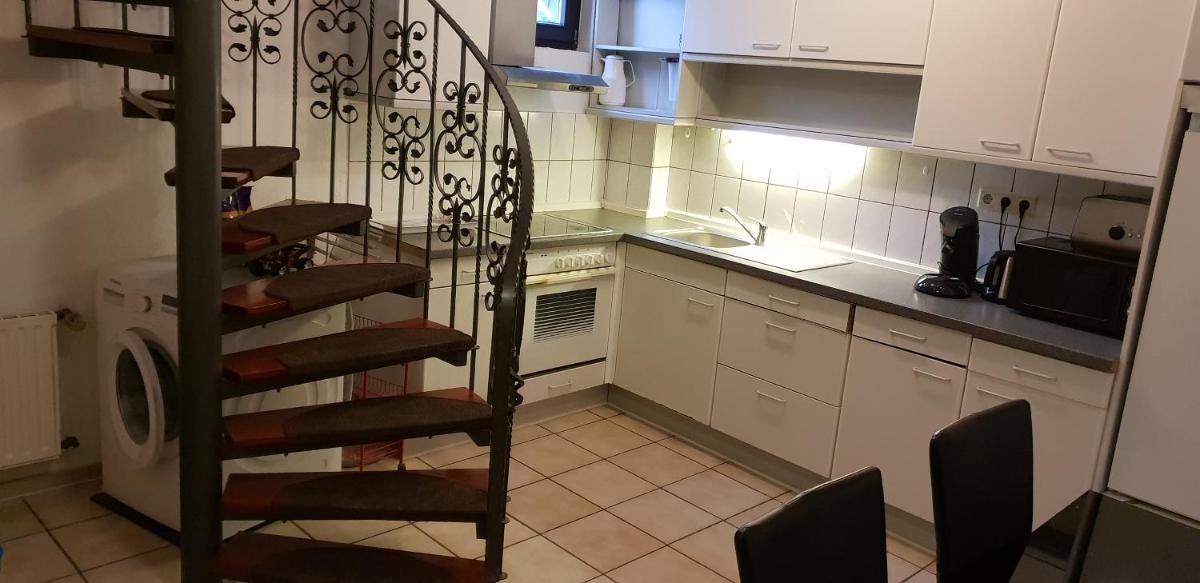 Suitetrails - flats-4u - Cosy, quiet & clean apartments in the city ( Apt. 5 )