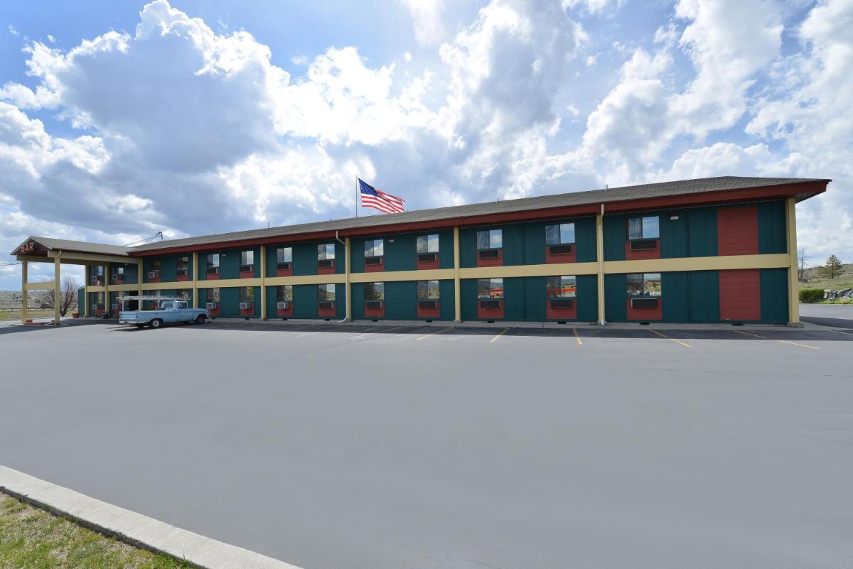 Rocker Inn - Housity
