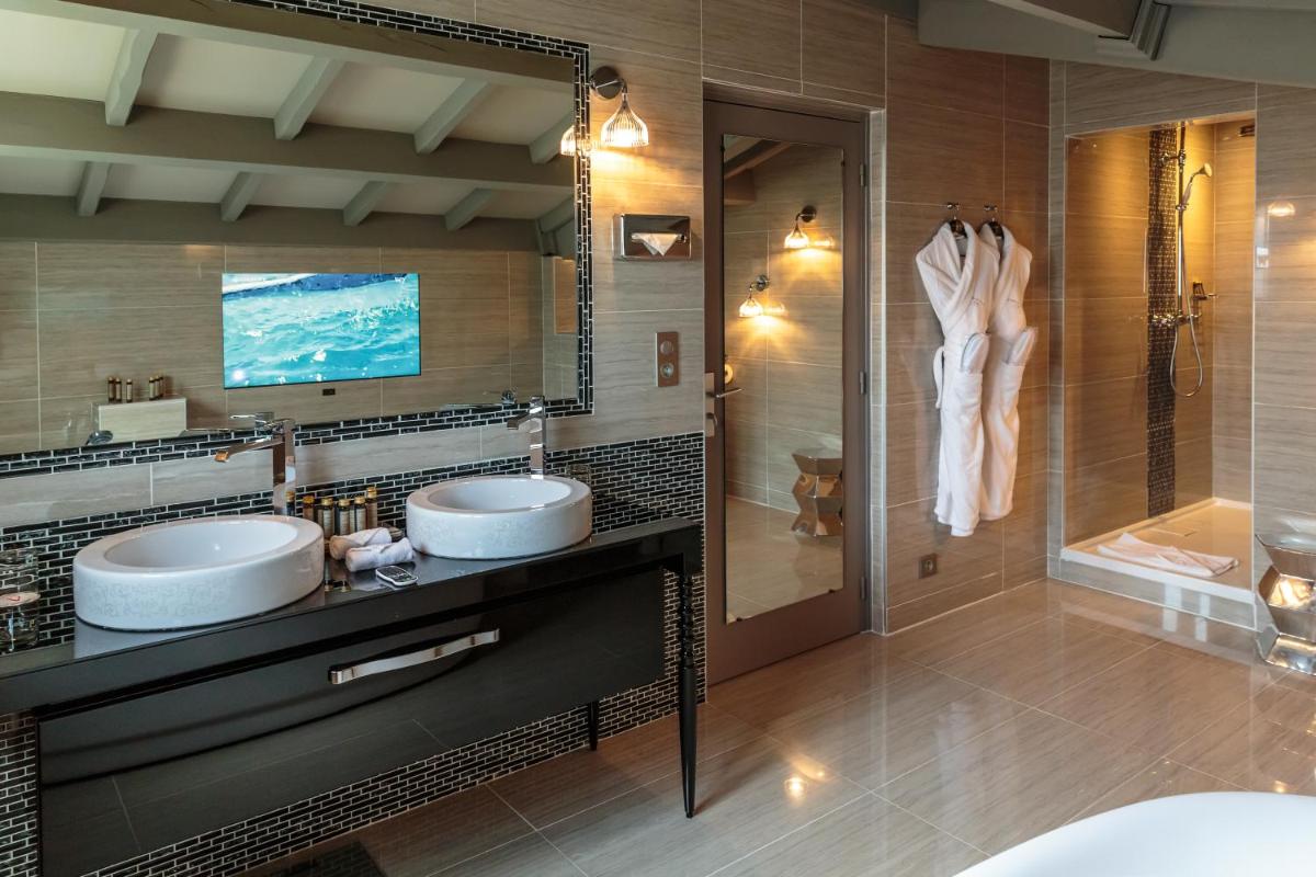 Salle de bains dans l'établissement Le Vallon de Valrugues Hotel Spa & Villas