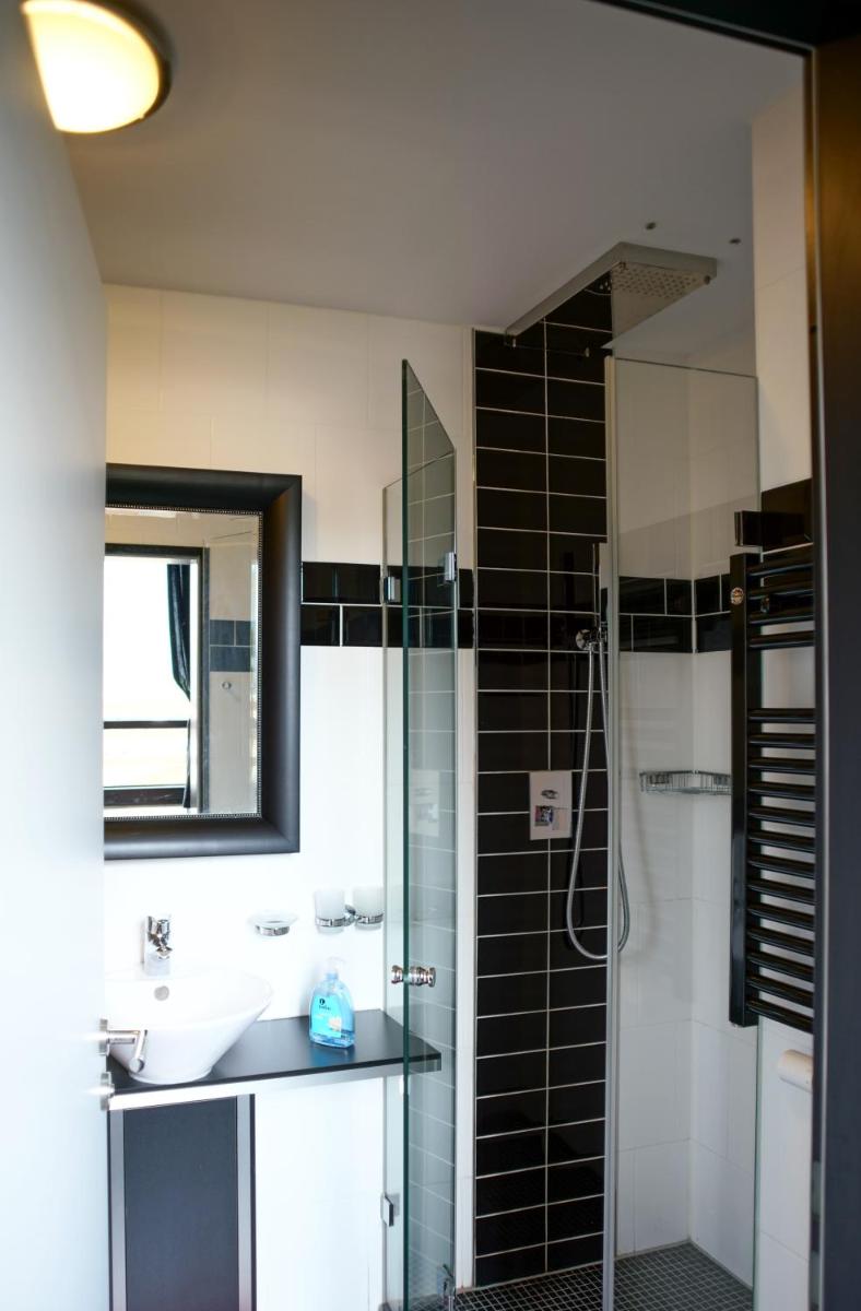 Ein Badezimmer in der Unterkunft Design Hotel ALPENLIEBE - - - - Boutique-Flair - - - -