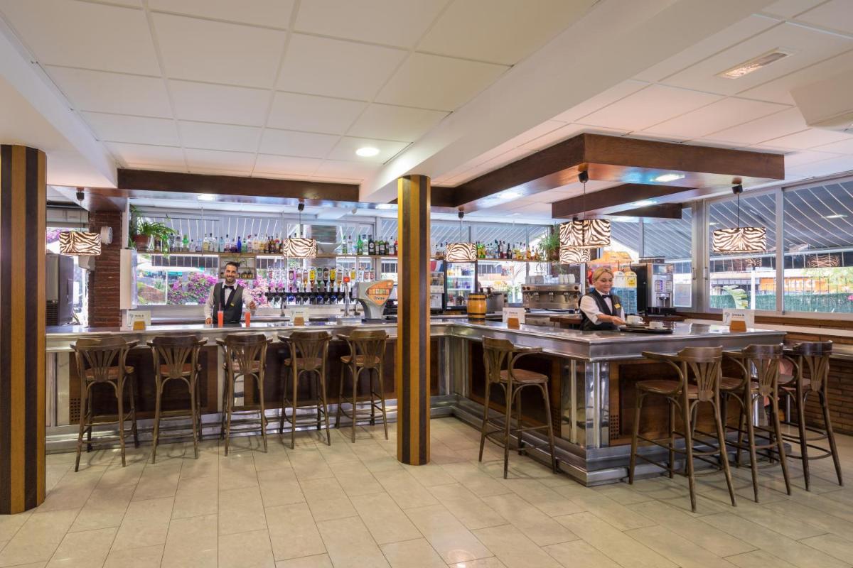 Un restaurante o sitio para comer en htop Palm Beach & SPA #htopEnjoy