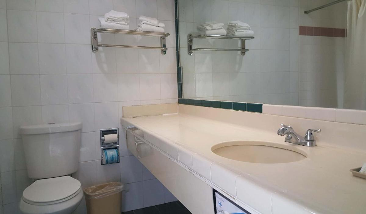 Downey Inn Luxury Suites - Housity