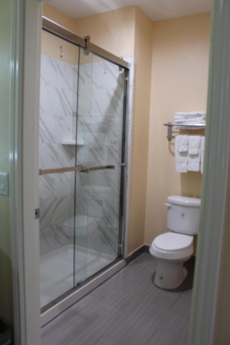Express Inn and Suites - Housity