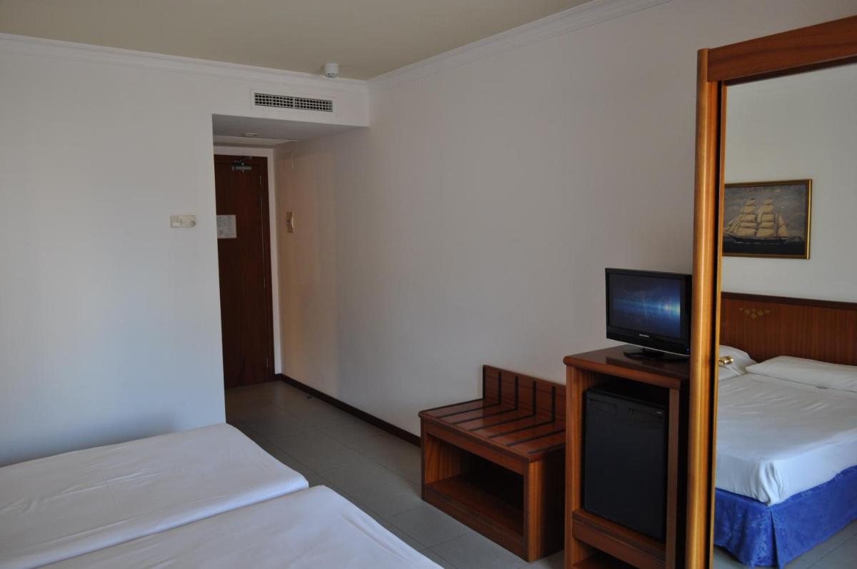 Hostal Vila del Mar - Housity
