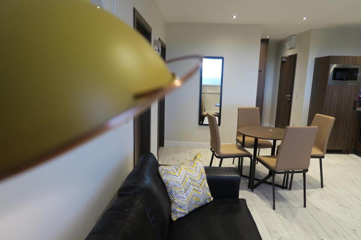 Quay Apartments Clarence House - Hizvo