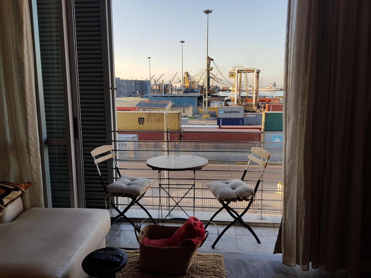 Harbour Bridge Suite 220 - Housity